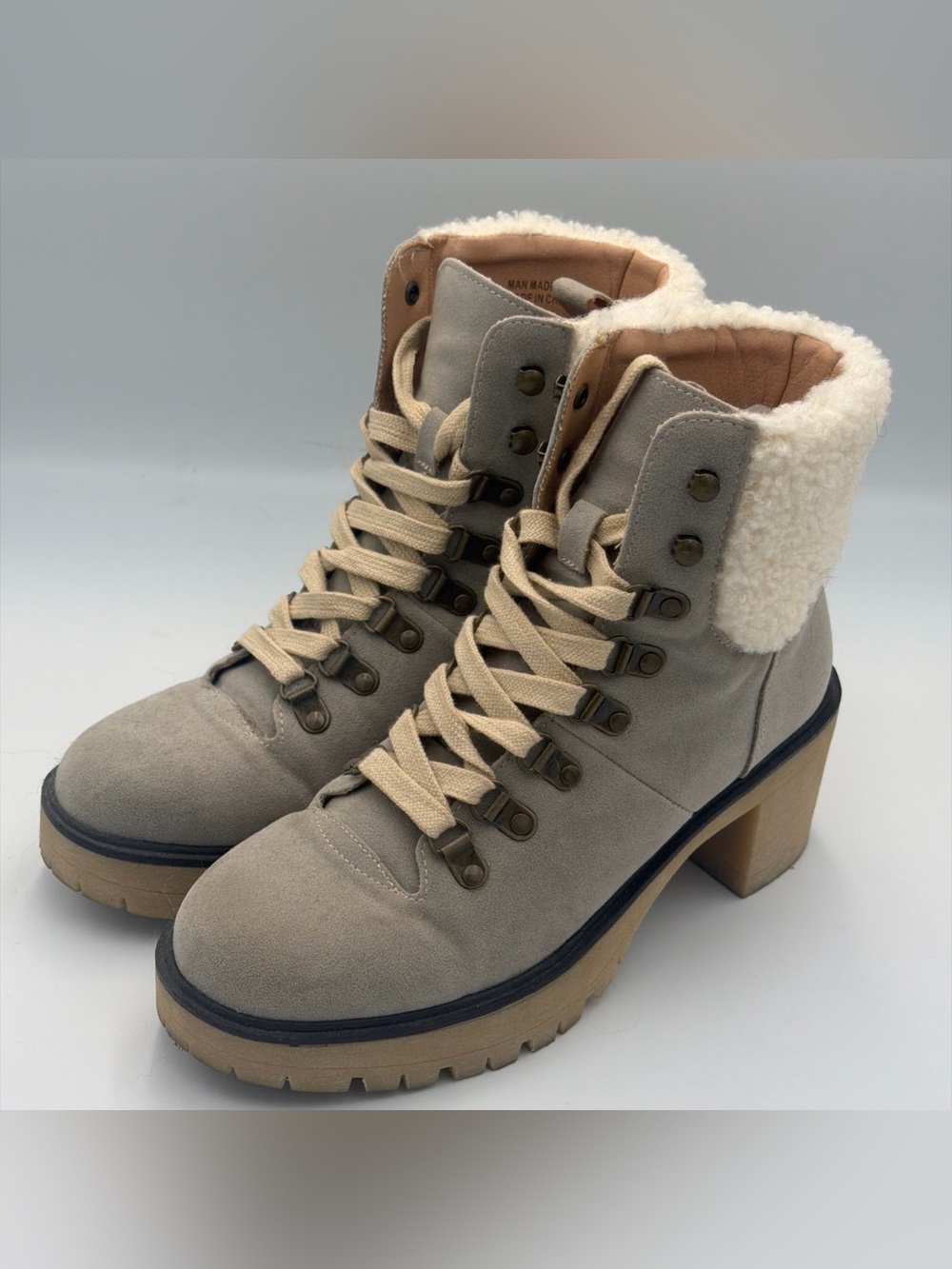 Womens Size 6 Lace Up Fleece Line Cuff Combat Style Boots OASIS SOCIETY